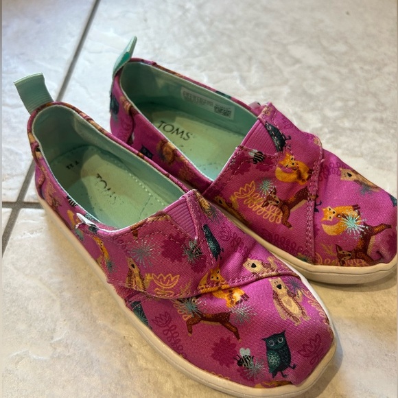 Woodland Creature Patterned Pink Tom’s, Sz 11 - Picture 2 of 4